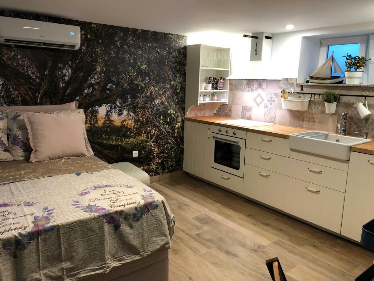 Pod Room, Free Parking Apartment